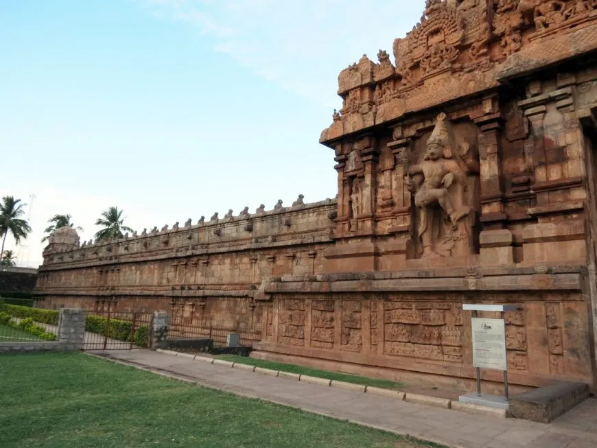 Guardian figure at the second gopura, Rajarajesvara temple, c. 1004–1010, Chola period, Tanjavur, Tamil Nadu (photo: Arathi Menon, CC BY-SA-NC 4.0)