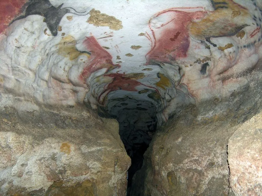 Lascaux II (replica of the original cave, which is closed to the public), original cave: c. 16,000–14,000 B.C.E., 11 feet 6 inches long (photo: Francesco Bandarin, CC BY-SA 3.0)