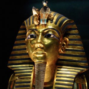 Death Mask from innermost coffin, Tutankhamun’s tomb, New Kingdom, 18th Dynasty, c. 1323 B.C.E., gold with inlay of enamel and semiprecious stones (Egyptian Museum, Cairo) (photo: Bjørn Christian Tørrissen, CC BY-SA 3.0)