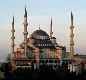 Sedefkâr Mehmed Ağa, Blue Mosque (Sultan Ahmed Mosque), completed 1617 (photo: Tim O'Brien/Oberazzi, CC BY-NC-SA 2.0)