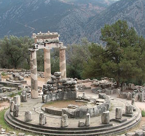 Tholos temple, sanctuary of Athena Pronaia, 4th century B.C.E., Delphi (Greece) Greece (photo: kufoleto, CC BY 3.0)