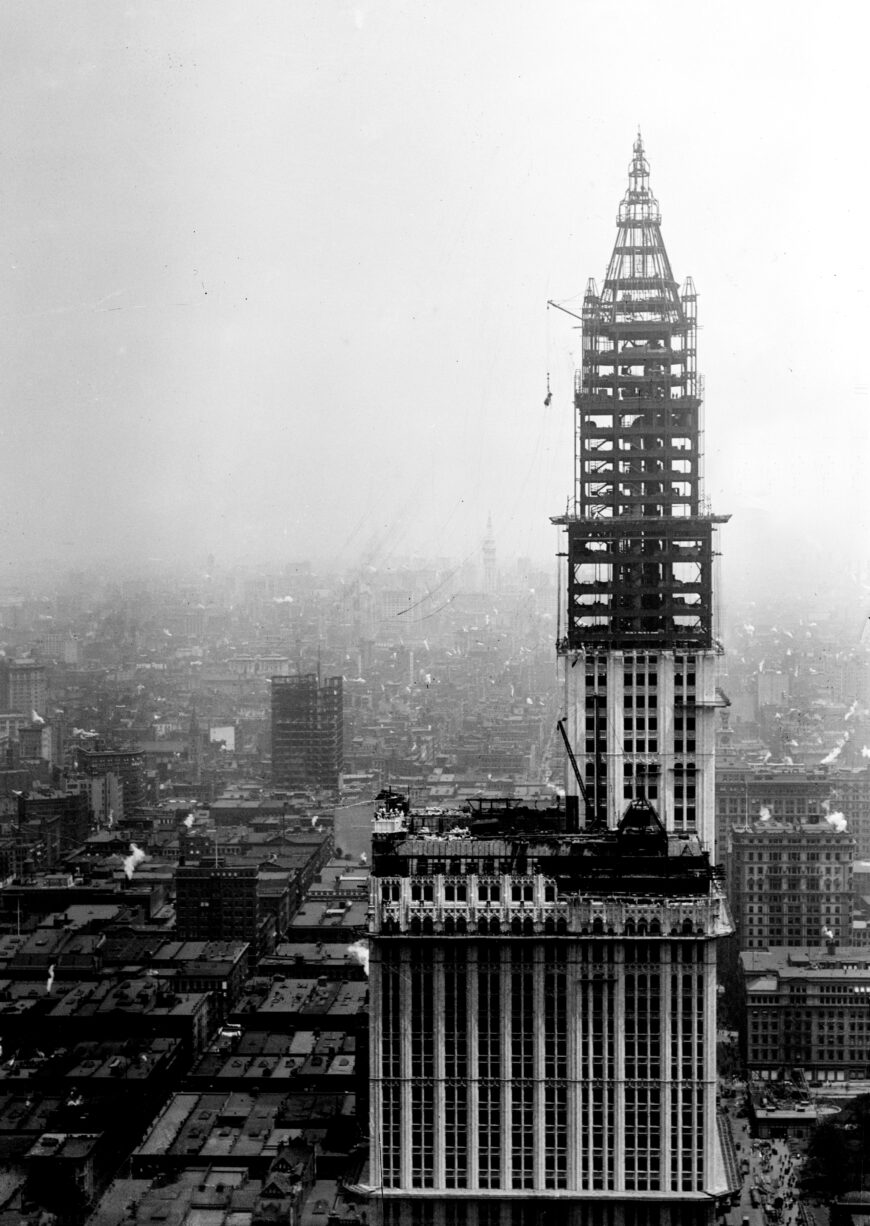 Woolworth Building under construction, 1912 (photo: Bain News Service , Library of Congress)