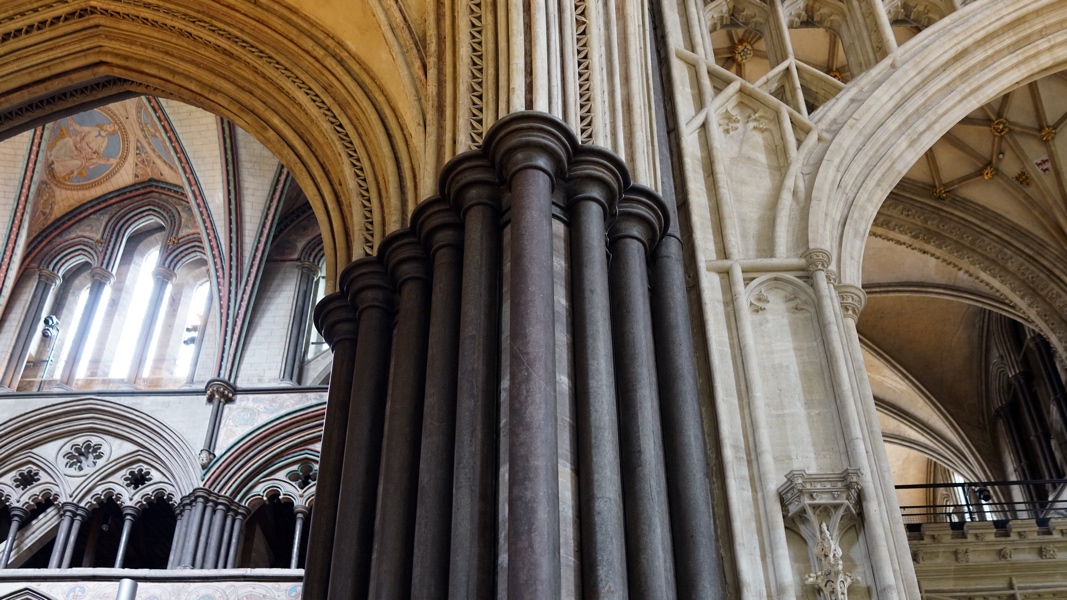 Purbeck colonettes at the crossing (transept), Salisbury Cathedral, Salisbury, England, begun 1220, photo: Dr. Steven Zucker (CC BY-NC-SA 4.0)