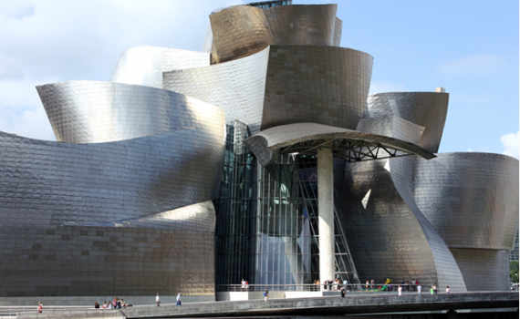 Frank Gehry, Guggenheim Museum Bilbao, 1993-97, (photo: Ardfern, CC BY-SA 3.0)
