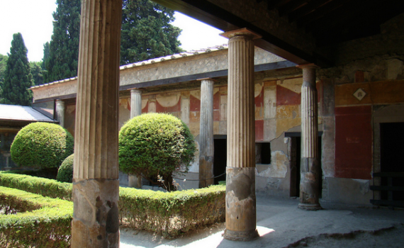 Peristyle, Casa della Venere in Conchiglia, Pompeii (Photo: F. Tronchin/Warren, Peristyle, Casa della Venere in Conchiglia, Pompeii, BY-NC-ND 2.0)