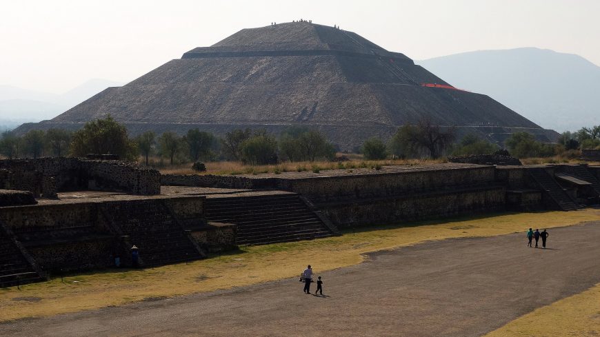 Pyramid of the Sun and the Avenue of the Dead, Teotihuacan, Mexico (photo: Steven Zucker, CC BY-NC-SA 2.0)