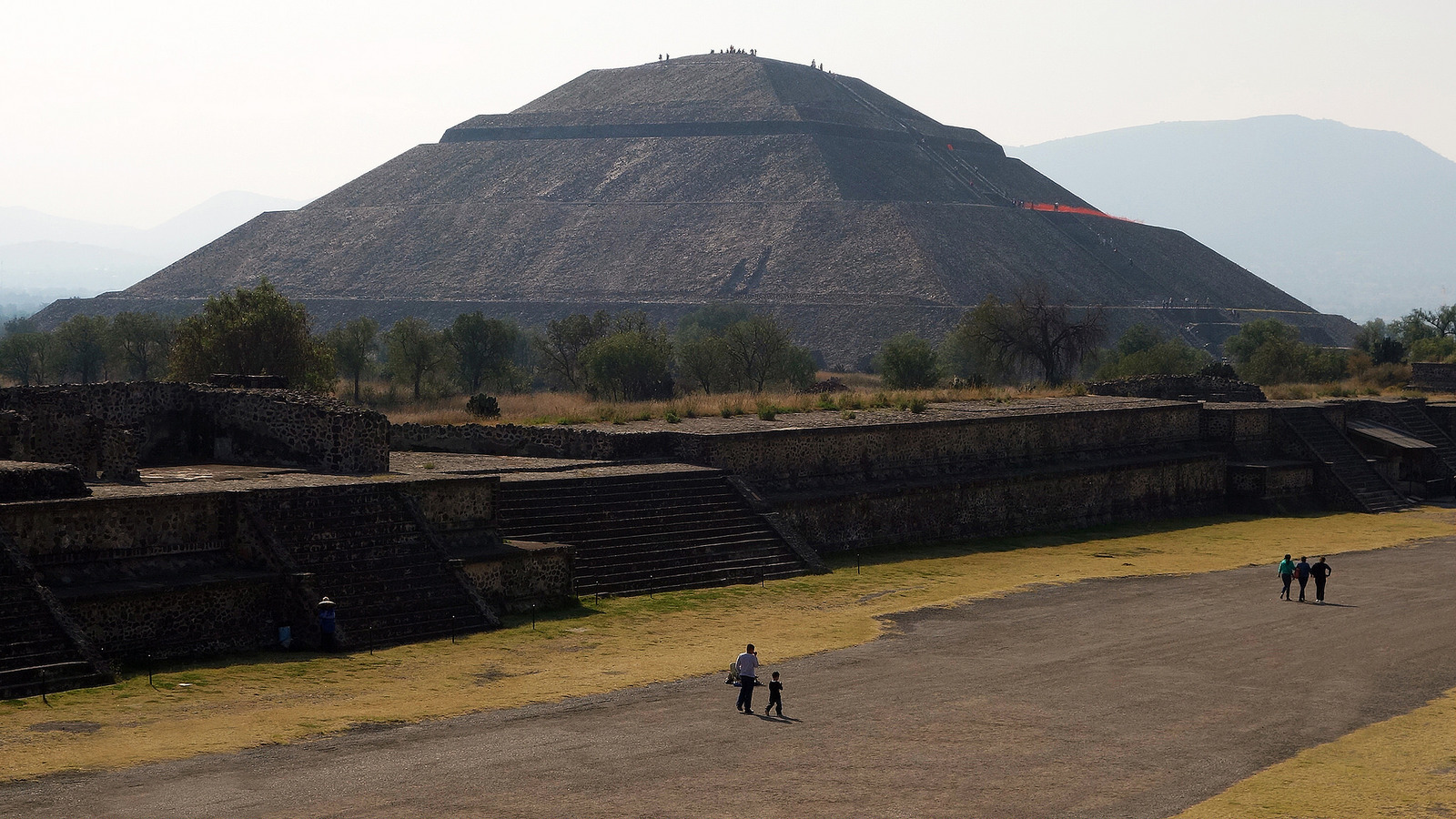 Pyramid of the Sun and the Avenue of the Dead, Teōtīhuacān