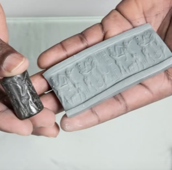 Cylinder seal with a modern impression