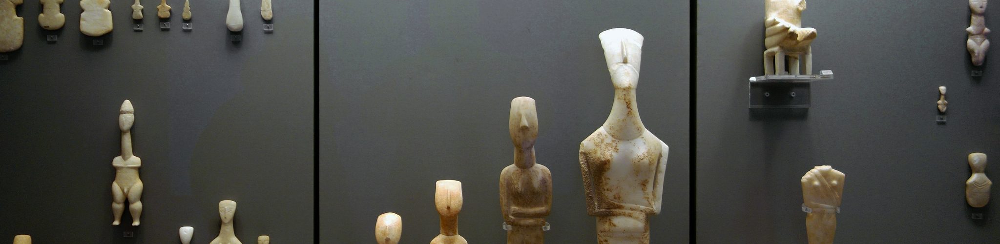Cycladic period figures, marble, (National Archaeological Museum, Athens)