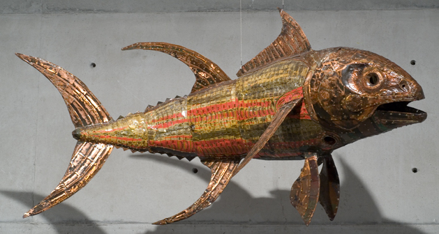 Michael Tuffery, <em> Asiasi [Yellowfin] II (2000) </em>, fish cans, copper, aluminum and polyurethane, 60 x 250 x 100 cm (Museum of New Zealand Te Papa Tongarewa Collection) © Michael Tuffery