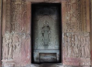 Vaikuntha Vishnu, womb chamber (garbha griha), Lakshmana temple. 1076-1099 C.E., sandstone