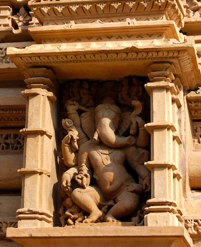 Ganesha in niche, exterior mandapa wall, south side, Lakshmana temple (photo: Manuel Menal, CC BY-SA 2.0)