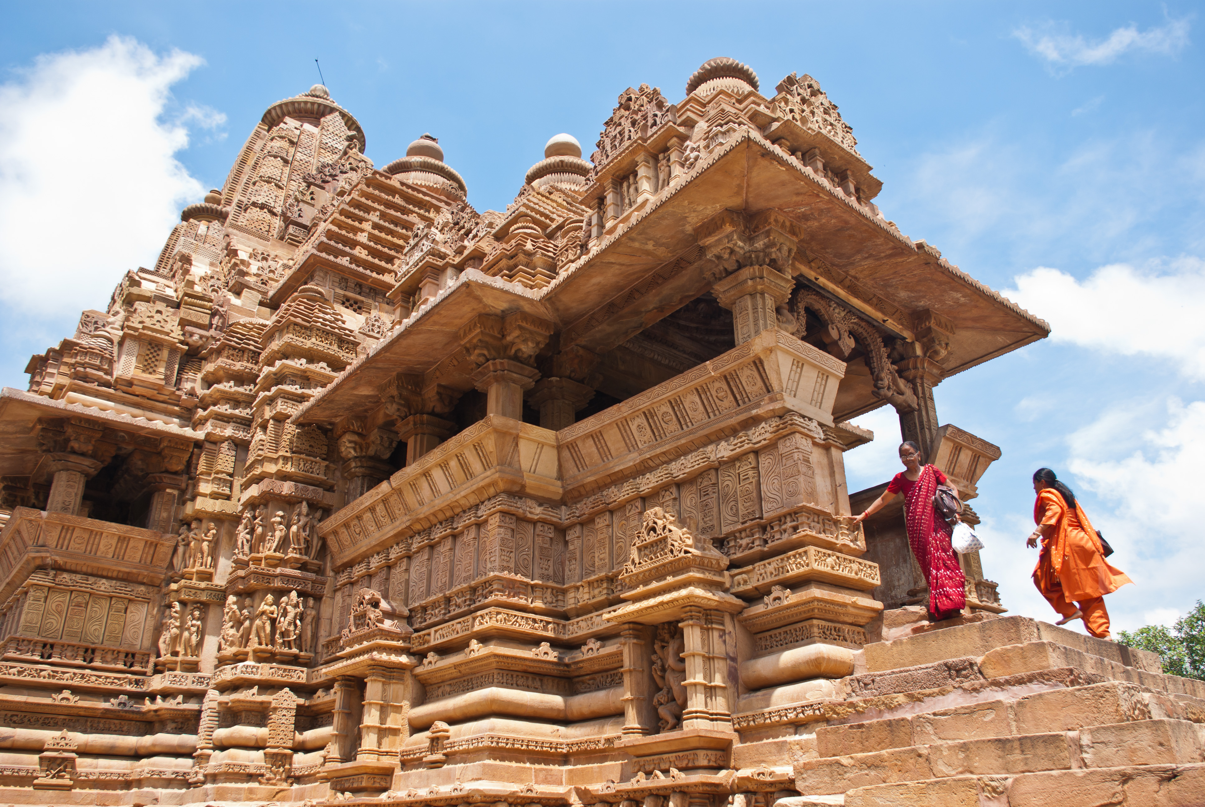 Entrance to the first Mandapa, Lakshmana Temple, Khajuraho, Chhatarpur District, Madhya Pradesh, India, dedicated 954 (photo: <a href="https://commons.wikimedia.org/wiki/File:Lakshmana_Temple_17.jpg" target="_blank">Antoine Taveneaux</a>, CC BY-SA 3.0)