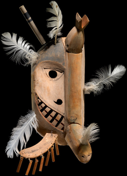 Yup´ik mask, c. 1910, Good News Bay, Alaska, driftwood, baleen, feathers, paint, cotton twine, 49 x 39 cm (National Museum of the American Indian)