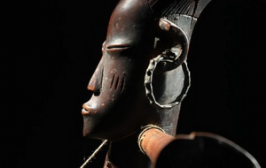 Figurative Harp (Domu), 19th–20th century, Democratic Republic of the Congo, Mangbetu peoples, wood and hide, 52.1 x 48.3 cm (The Metropolitan Museum of Art)