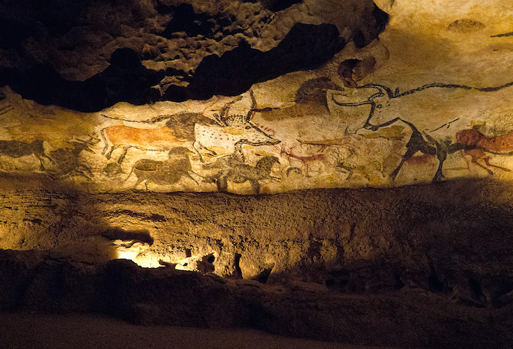 Left wall of the Hall of Bulls, Lascaux II (replica of the original cave, which is closed to the public). Original cave: c. 16,000-14,000 B.C.E., 11 feet 6 inches long