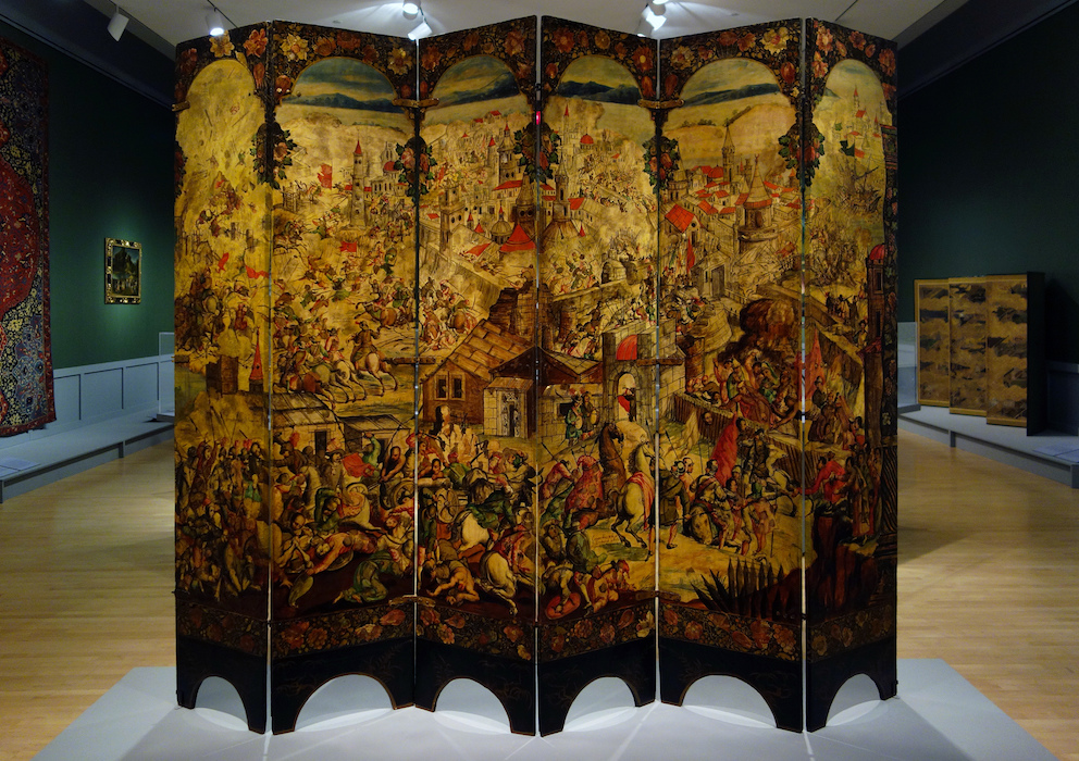 Folding Screen with the Siege of Belgrade (front) and Hunting Scene (reverse), c. 1697-1701, Mexico, oil on wood, inlaid with mother-of-pearl, 229.9 x 275.8 cm (Brooklyn Museum; photo: Steven Zucker, CC BY-NC-SA 2.0)