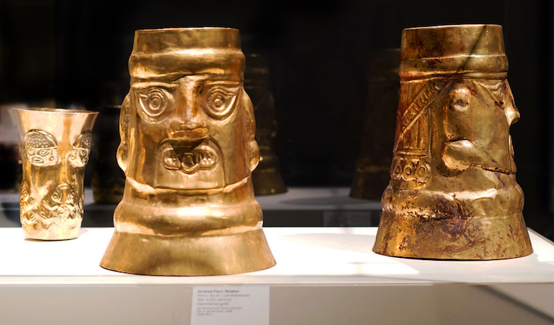 Aquillas, Sicán (Lambayeque). 10th – 11th c.. Gold. (The Metropolitan Museum of Art)