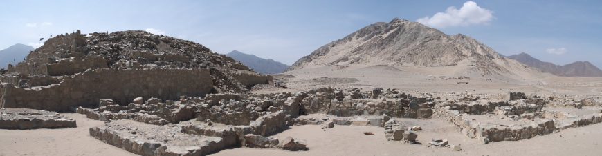 Caral, Peru, founded c. 2800 B.C.E. (photo: Pativilcano, CC BY-SA 3.0)