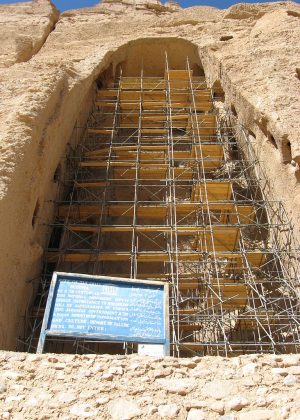 Scaffolding for reconstructing the Buddha of Bamiyan (photo: Tracy Hunter, CC BY 2.0)