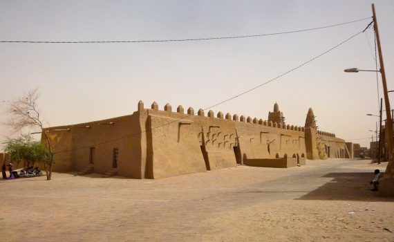 Djingareyber Mosque, built 1327, Timbuktu, Mali. Two tombs at this mosque were attacked by Islamic extremists in 2012. (photo: Johannes Zielcke, CC BY-NC-ND 2.0)