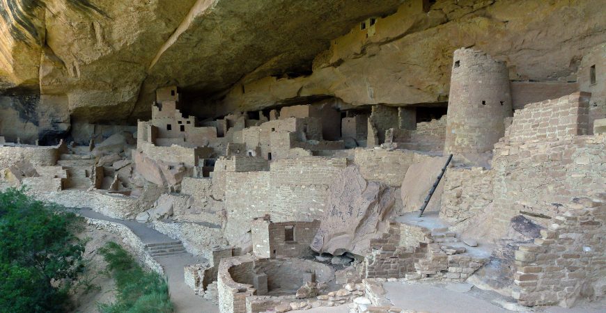 Ancestral Puebloan remains and grave goods were recently reburied at Mesa Verde National Park, a result of NAGPRA, The Native American Graves Protection and Repatriation Act. Cliff Palace, Ancestral Puebloan, 450–1300 C.E., sandstone, Mesa Verde National Park, Colorado (photo: yashima, CC: BY-SA 2.0)