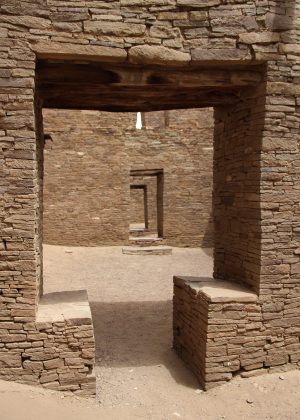 Doorway, Pueblo Bonito, Chaco Canyon (photo: Thomson20192, CC BY 2.0)