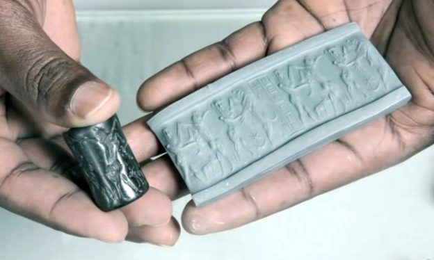 Cylinder seal with a modern impression