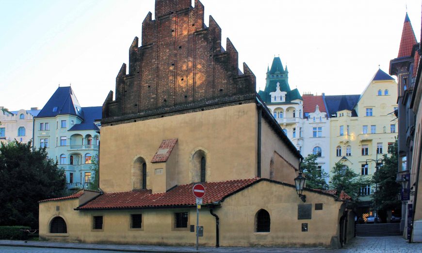 Altneushul, Prague (photo: Øyvind Holmstad, CC BY-SA 3.0)