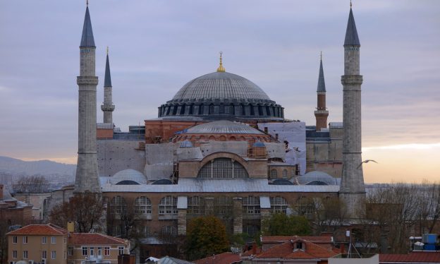 Isidore of Miletus & Anthemius of Tralles for Emperor Justinian, Hagia Sophia, Constantinople (Istanbul), 532-37 (photo: Steven Zucker)