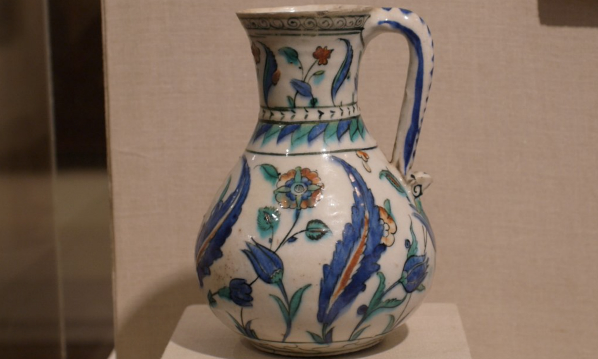 Smarthistory – Iznik ewer