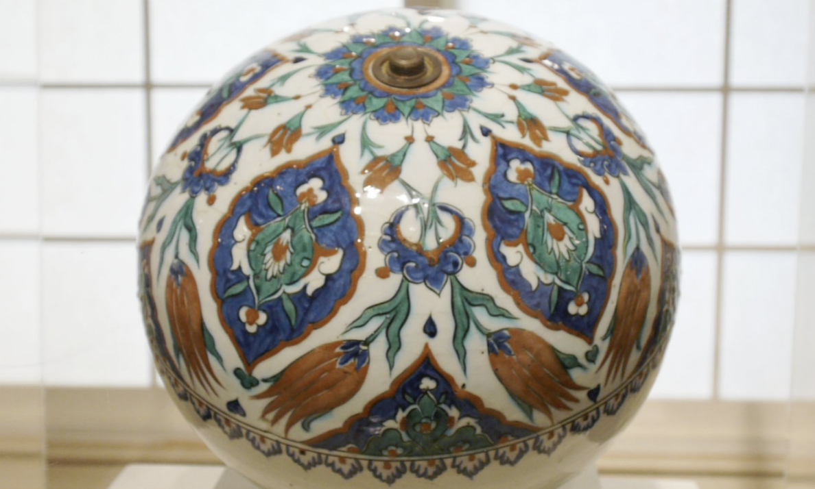 Iznik-hanging-sphere-humb.jpg