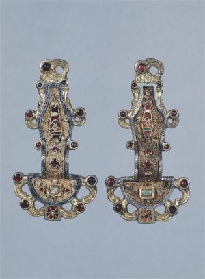 Merovingian (Frankish) Looped Fibulae found in the tomb of a Woman, mid-6th century, silver gilt worked in filigree with inlaid garnet and other stones, 96 x 49 cm (Musée des Antiquities Nationales, Saint-Germain-en-Laye, Paris)
