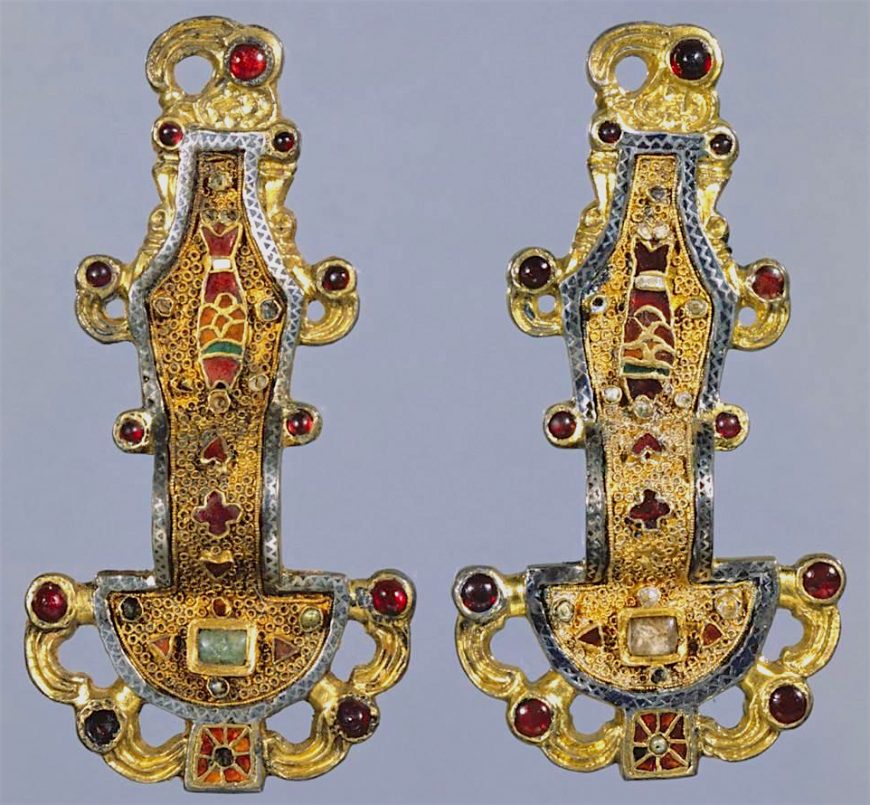 Merovingian (Frankish) Looped Fibulae, mid-6th century, silver gilt worked in filigree with inlaid garnet and other stones (Musée d'Archéologie Nationale, Saint-Germain-en-Laye)
