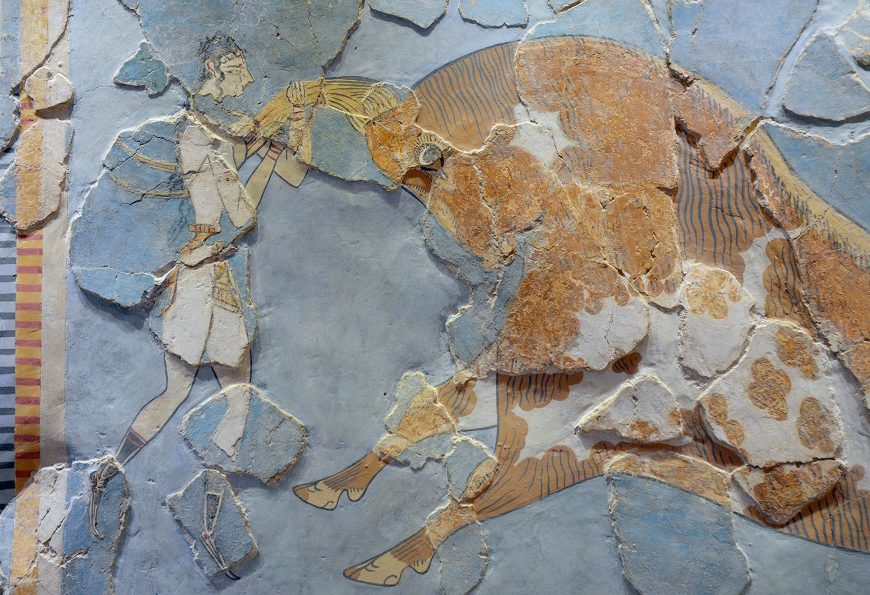 Bull-leaping fresco from the east wing of the palace of Knossos (reconstructed), c. 1400 B.C.E., fresco, 78 cm high (Archaeological Museum of Heraklion, photo: Carole Raddato, CC BY-SA 2.0)