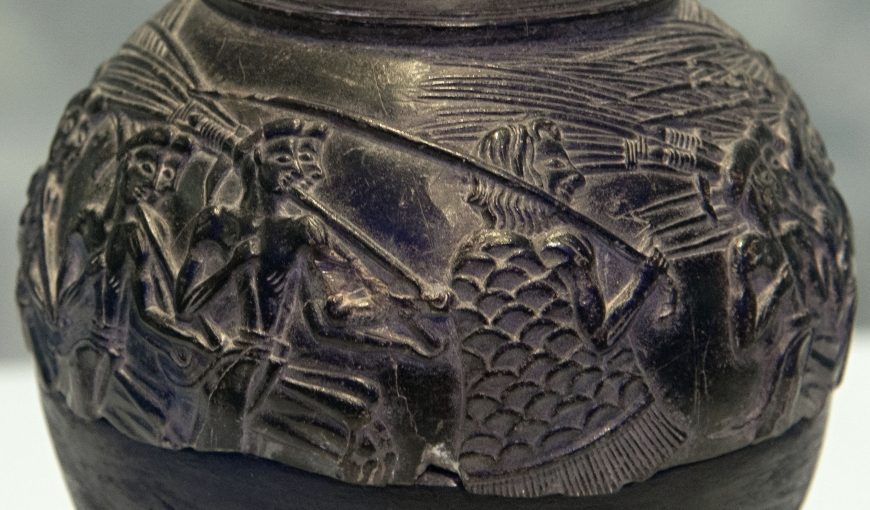 Harvester Vase from Hagia Triada (detail), c. 1550-1500 B.C.E., black steatite, diameter 4.5 inches (Archaeological Museum of Heraklion, photo: Zde, CC BY-SA 4.0)