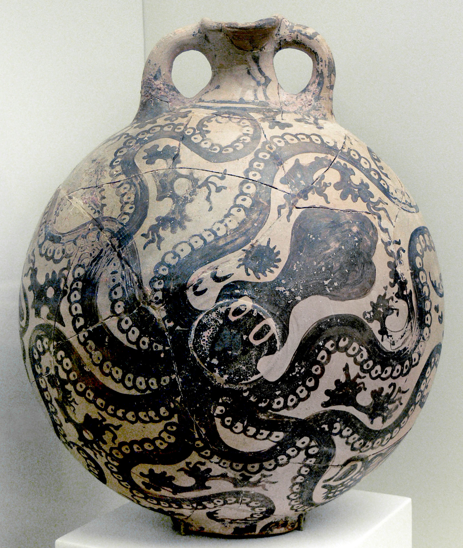 Smarthistory – Octopus vase