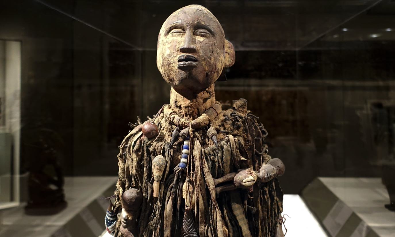 Smarthistory – Power Figure (Nkisi Nkondi), Kongo peoples