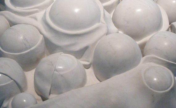 Louise Bourgeois, Cumul I, 1969, white marble on wood base, 51 x 127 x 122 cm (Centre Pompidou, Musée national d’art moderne, Paris) © Estate of the artist (photo: Strifu, CC BY-NC-SA 2.0)