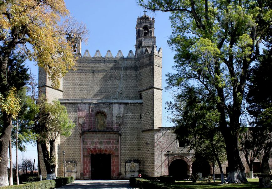 Ex Convento de San Miguel, Huejotzingo, constructed 1526-70 (photo: Airvillanueva, CC BY-SA 3.0)