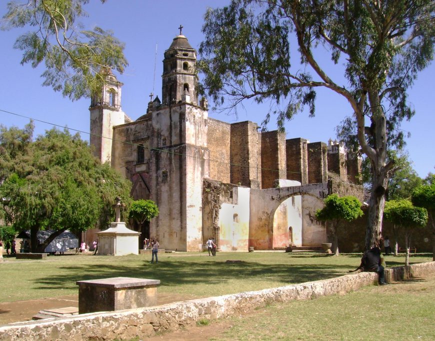 Ex Convento de Tepoztlán, The Tepoztlán Ex Convento Museum was built by the Tepoztecan Indians under the orders of the Dominican friars between 1555 and 1580, dedicated to the Virgin of the Nativity (photo: Gunnar Wolf, CC BY-SA 3.0)