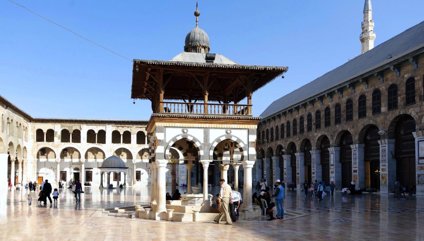 Courtyard Fountain and the Dome of the Clock in the distance, Great Mosque of Damascus, photo: Thom May, CC BY-NC 2.0 https://flic.kr/p/8ZdgZg