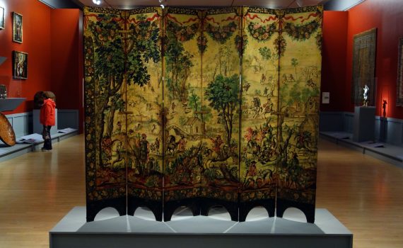 Folding Screen with the Siege of Belgrade (front) and Hunting Scene (reverse), c. 1697-1701, Mexico, oil on wood, inlaid with mother-of-pearl, 229.9 x 275.8 cm (Brooklyn Museum)
