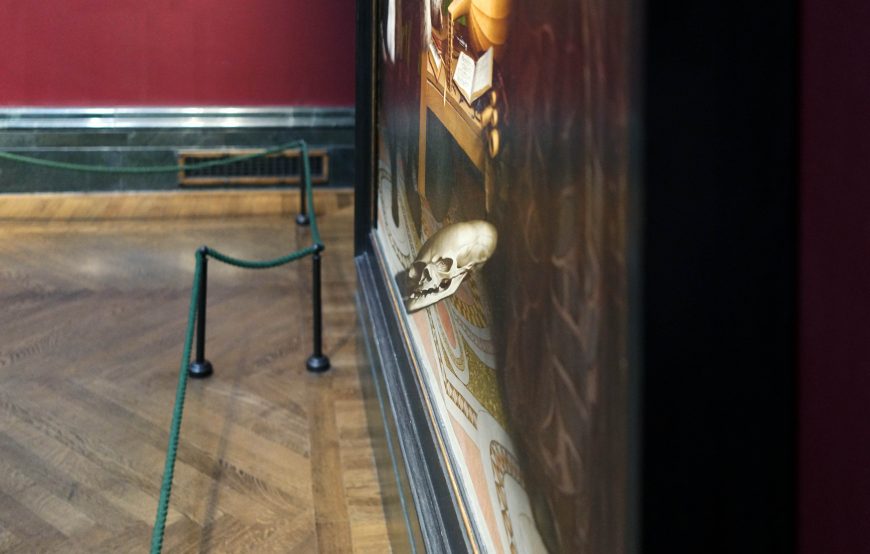 Skull seen at angle, Hans Holbein the Younger, The Ambassadors, 1533, oil on oak, 207 x 209.5 cm (The National Gallery, London, photo: Steven Zucker, CC BY-NC-SA 4.0)