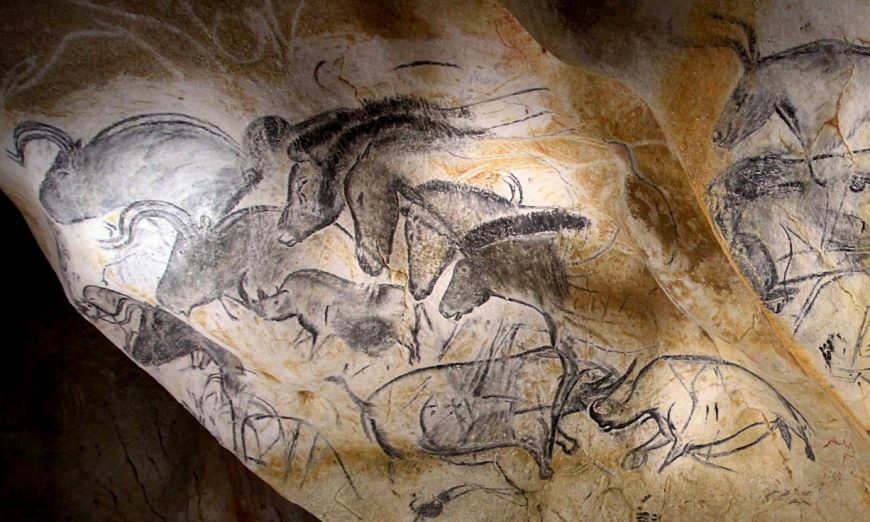 Detail, Horse Panel, wall painting in the Chauvet Cave (Pont d'Arc from the cave replica), France, c. 30,000 - 28.,000 B.C.E. or c. 15,000 - 13,000 B.C.E. (photo: Claude Valette, CC BY-SA 4.0)