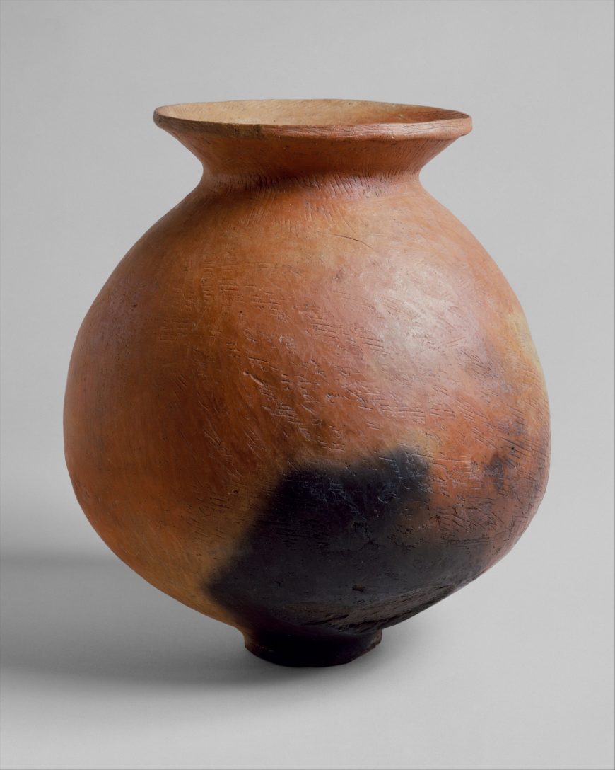 Jar, Yayoi period, ca. 100-300, earthenware with incised decoration, H. 10 in. (Metropolitan Museum of Art)