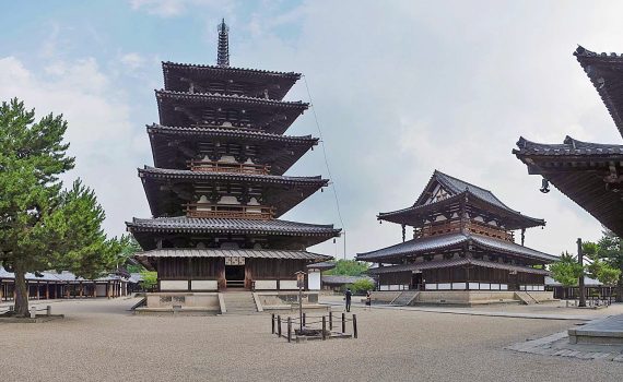 5-storey pagoda and main hall, Hōryūji, Nara (image: Wikimedia Commons)