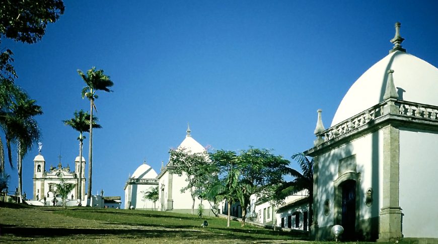Chapels leading up to the Sanctuary of Bom Jesus de Matosinhos, 1757-1872, Congonhas do Campo, Brazil (photo: public domain)