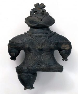 “Goggle-eyed”-type dogū figurine, late Jōmon period (1,000- 400 B.C.E.), excavated in Tsugaru city, Aomori prefecture, Japan, clay, H. 34.2 cm (Tokyo National Museum, image: Wikimedia Commons