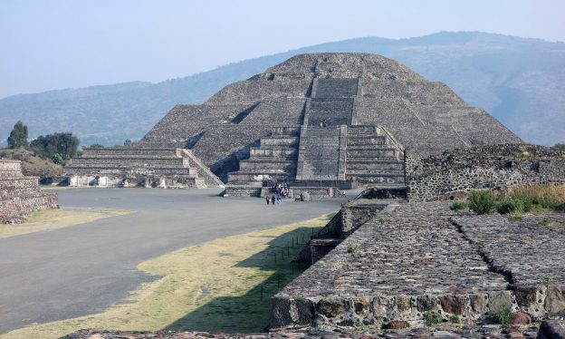 Pyramid the Moon, Teotihuacan (photo: Steven Zucker, CC BY-NC-SA 2.0)
